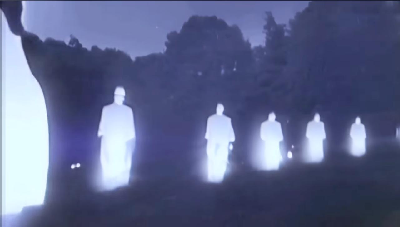 Luminous silhouettes in fog